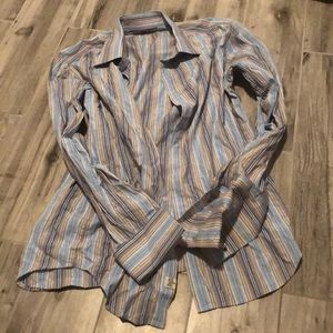 Guess button up